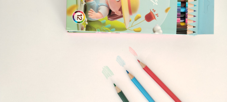 مداد رنگی 12 رنگ اقتصادی با طرح فانتزی و جعبه مقوایی