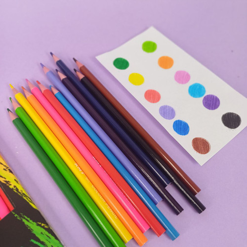 مداد رنگی 12 رنگی برند KMT جعبه مقوایی سه گوش و کیفیت عالی