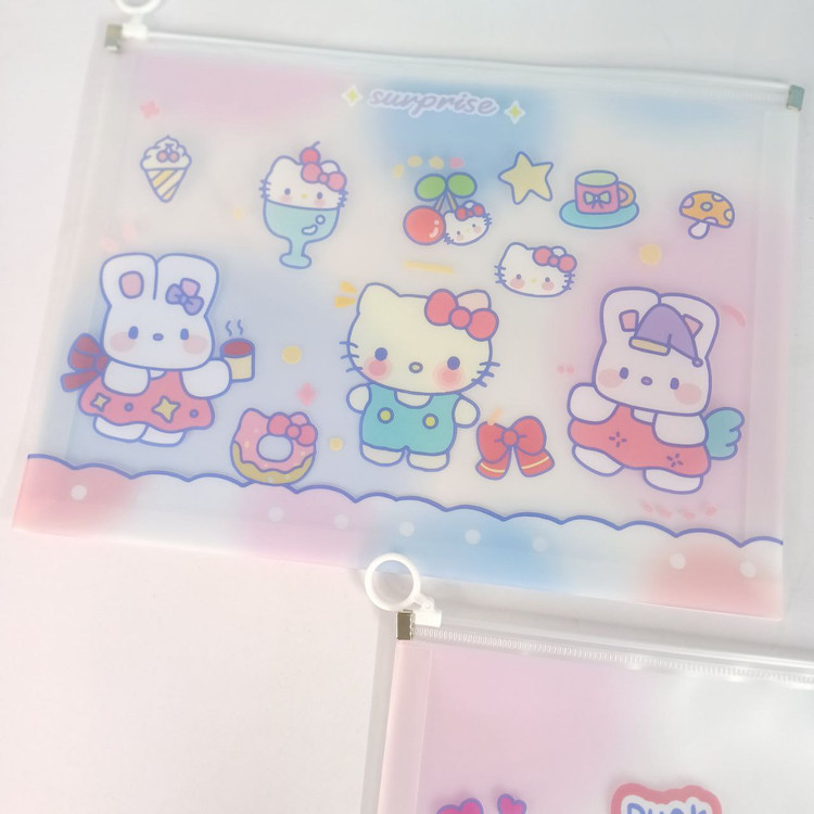 پوشه زیپ کیپ A4 سه بعدی طرح فانتزی کیتی