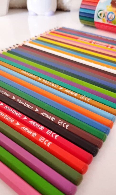 مداد رنگی 36 رنگ برند آریا لوله ای با کیفیت