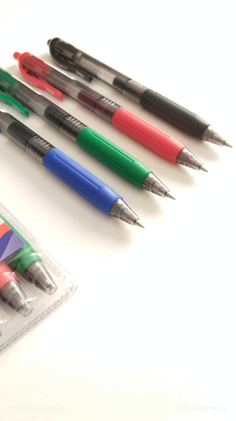 ست روان نویس فشاری کینگ مدل 1031-1302 بسته چهار رنگی نوک 0.5